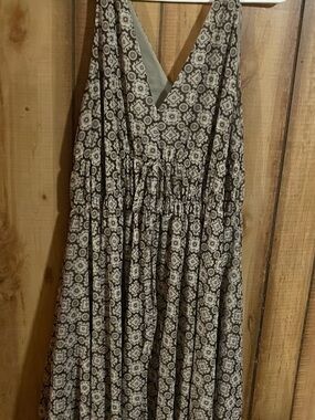 Michael Kors Neutral Logo Tag in Beige and Gray